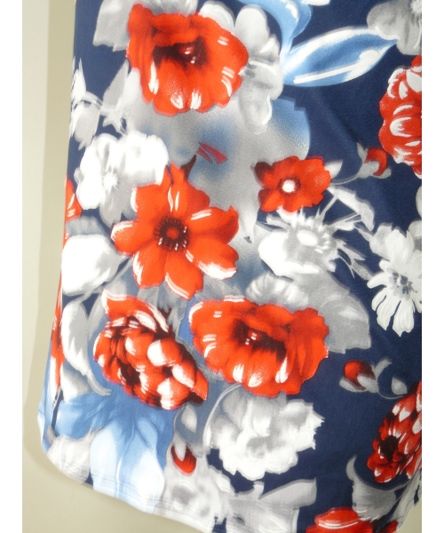 Bluzka kimono z luźnym dekoltem - granatowa czerwone kwiaty